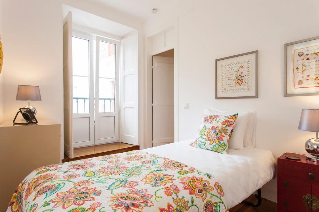 Charming Apartment In Alfama Лісабон Номер фото